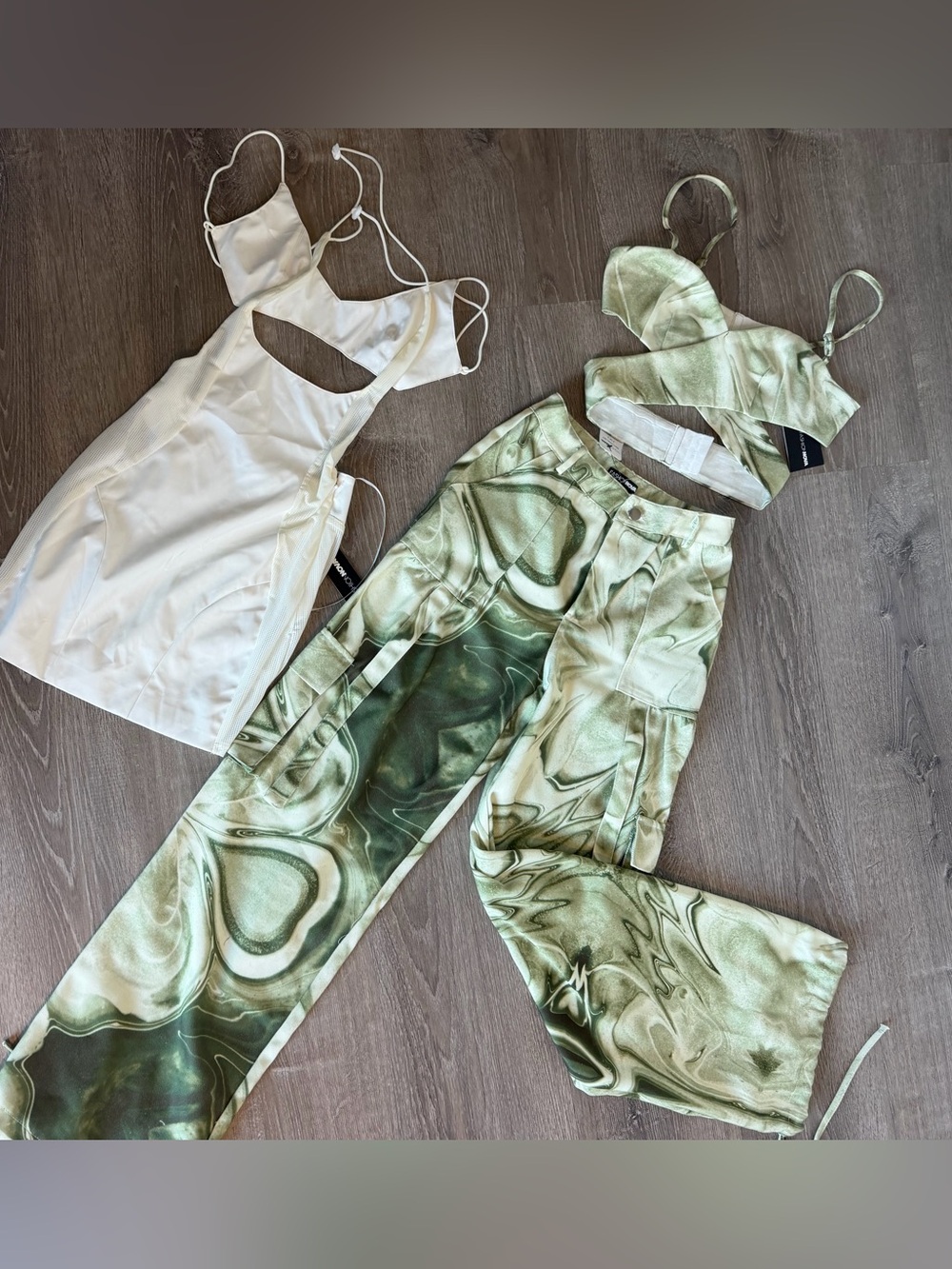 Sets bundle: wide-leg marble, white dress